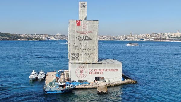 Kültür Bakanı Nuri Ersoy 'Yıkıldı' denilen Kız Kulesi'nde incelemelerde bulundu