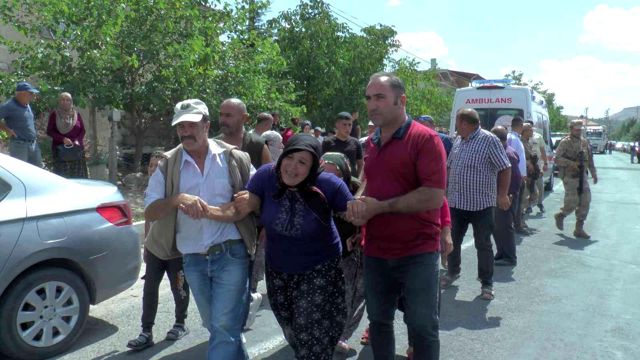 Önce kurşunladı, sonra boğazını kesti
