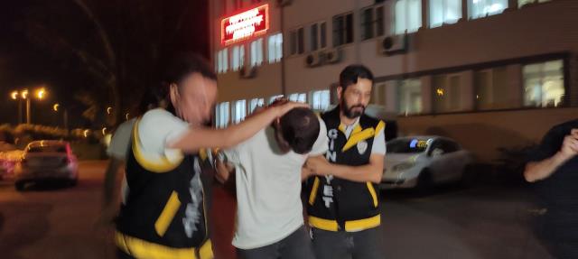 Bursa'da metroda yüzlerce kişinin gözü önünde dehşet