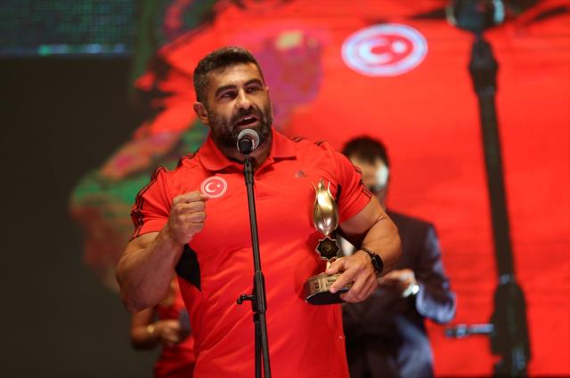 'Muş Altın Lale Ödülleri' sahiplerini buldu