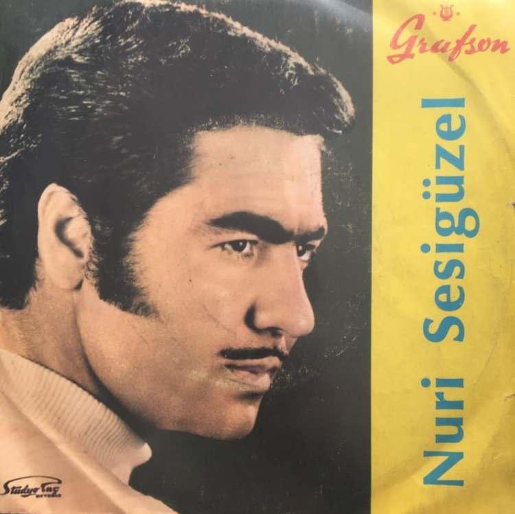 <p>Sesigüzel, sanat hayatına İstanbul Radyosunun 1961'de açtığı yarışmayı kazanarak adım attı.</p>
