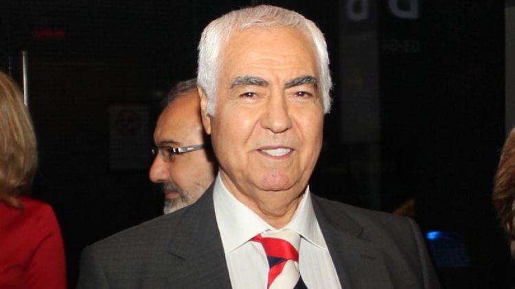 <p><strong>NURİ SESİGÜZEL KİMDİR?</strong></p>

<p>Nuri Sesigüzel, 1937 yılında Şanlıurfa'nın Birecik kazasında doğmuştur. Asıl adı Nuri Kaçtaş'dır. Çiftçilik yapan babası 'Mağo Ağa' (Mehmet) Urfa'ya bağlı Halfeti'nin Karamezra köyündendir. Mağo Ağa, Beziki; annesi Nazey ise Ketik aşiretlerindendir. İlk ve orta tahsilini tamamladıktan sonra 13 - 14 yaşlarında çok sevdiği Halk müziğine gönül verdi. 14 yaşında saz çalmaya başladı.</p>
