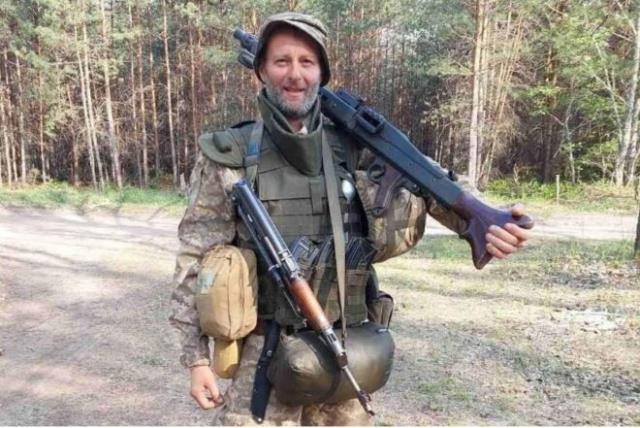 Rusya ile savaşta el bombası uzmanı olarak görev yapan Ukraynalı balet cephede öldürüldü