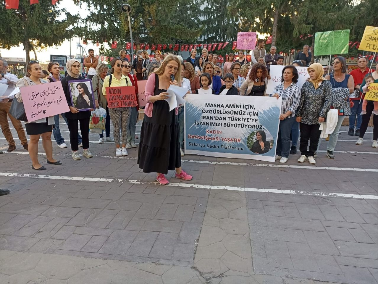 sakarya-kadin-platformundan-mahsa-amini-