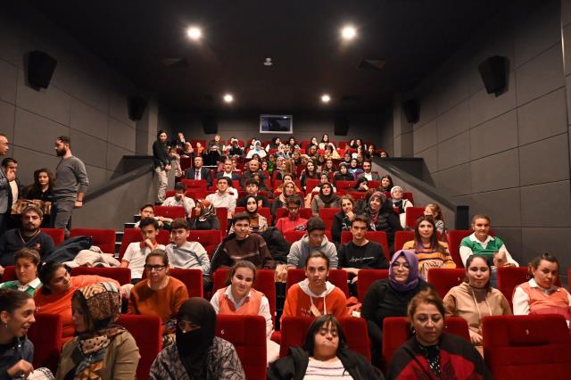 Serkan Bayram'ın 'Buğday Tanesi' filminin galası yapıldı! Siyaset ve sanat dünyasından önemli isimler katıldı