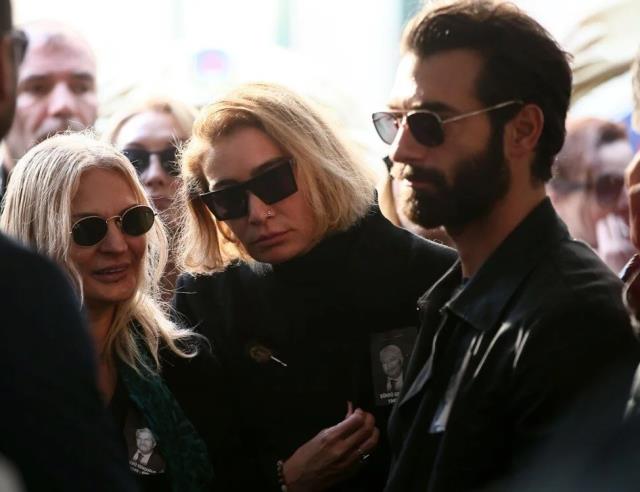 Sıla babasını toprağa verdi! Cenazede tabut detayı dikkat çekti