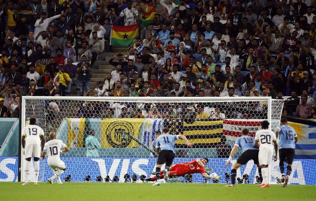2022-12-02T152318Z_784558034_UP1EIC216QRG8_RTRMADP_3_SOCCER-WORLDCUP-GHA-URY-REPORT
