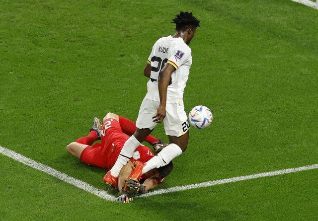 2022-12-02T151814Z_667453401_UP1EIC216IBF8_RTRMADP_3_SOCCER-WORLDCUP-GHA-URY-REPORT