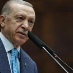 Başkan Erdoğan'dan Davutoğlu'na üniversite tepkisi: Türkiye'de örneği yok. Kalk anlat
