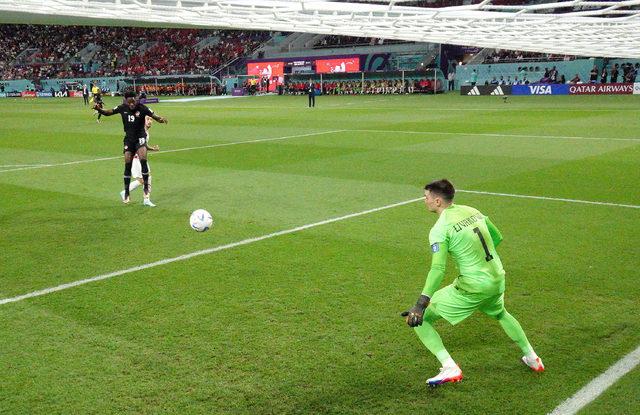 2022-11-27T161425Z_1881758946_RC2GUX98FGMU_RTRMADP_3_SOCCER-WORLDCUP-CRO-CAN-REPORT