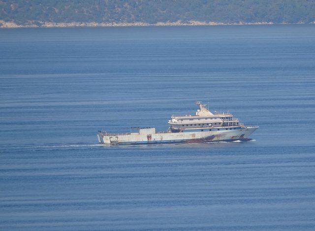 yunan-unsurlarinin-taciz-atesi-actigi-gemi-canakkale-bogazinda-bekletiliyor-2-_5437_dhaphoto2