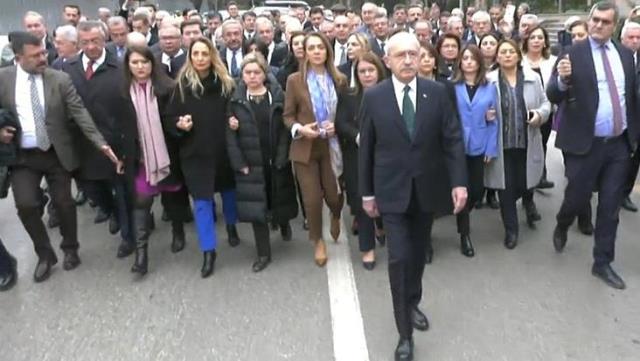 Son dakika! Kılıçdaroğlu ve CHP'li vekiller, infial yaratan çocuk gelin olayı sonrası Adalet Bakanlığı'na yürüdü