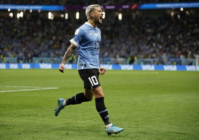 2022-12-02T153107Z_1671782307_UP1EIC2173TIP_RTRMADP_3_SOCCER-WORLDCUP-GHA-URY-REPORT