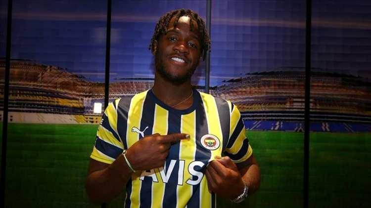 <p>21- MİCHY BATSHUAYİ 10 MİLYON EURO</p>
