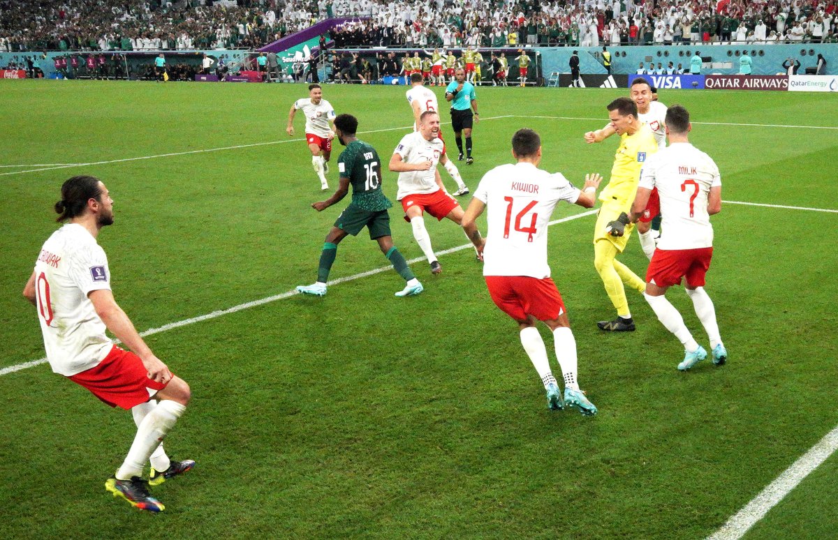 Szczesny den üst üste kritik kurtarışlar #4