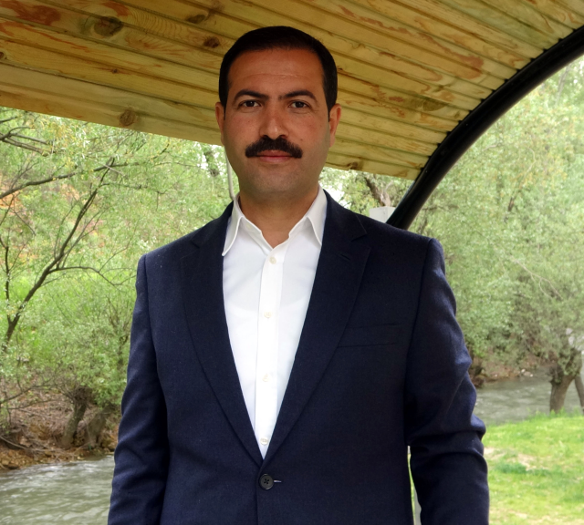 Tatvan'da gazeteciye saldıran polis ve belediye çalışanı tutuklandı
