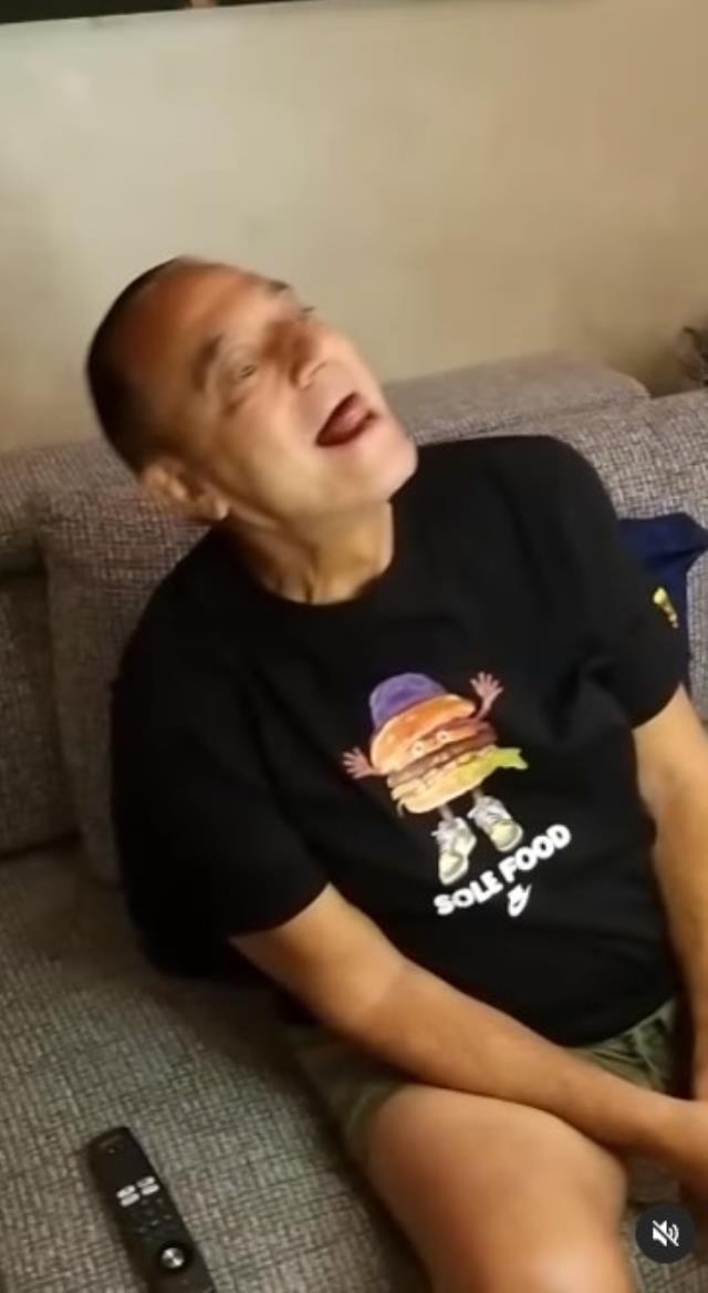 TikTok'ta canlı yayın açan Mehmet Ali Erbil'den garip hareket: Hiç yakışıyor mu?