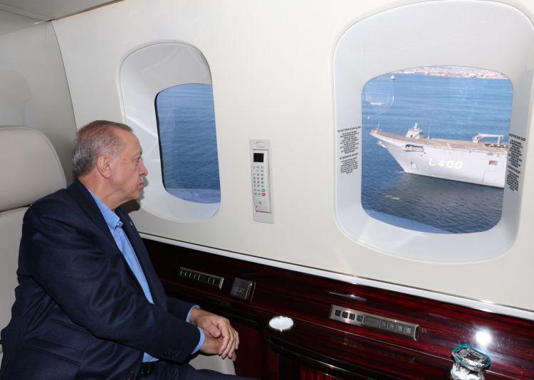 <p>TÜRK DENİZ KUVVETLERİNİN AMİRAL GEMİSİ: LHD ANADOLU</p>

<p>Türkiye'nin amfibi hücum gemisi sınıfına giren ilk gemisi LHD Anadolu, yapımı tamamlandığında Türk Deniz Kuvvetlerinin amiral gemisi olacak.</p>
