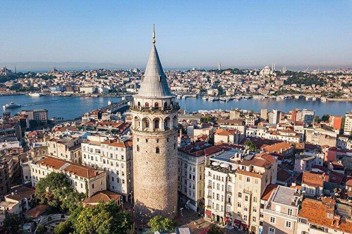 <p>Bu aydan sonra artış grafiği aşağı yönlü bir seyir izledi. Temmuz itibarıyla da tek haneli (yüzde 6) rakamlara düştü.<br />
<br />
Son veriler ise satılık ve kiralık konut için fiyat artışlarının devam ettiğini ancak artış hızının yavaşladığını gösteriyor.</p>
