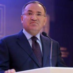 Bozdağ: Altılı masa Ankara'daki pazarlıkla iktidarı almaya çalışıyor