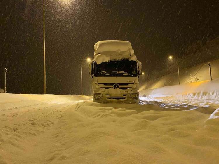 <p>La Nina etkisi de var tabii. Bu zaten 1 yıldan fazla devam ediyor. Mayıs ayına kadar La Nina yavaş yavaş etkisini kaybedecek.</p>
