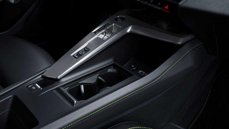 <p>Peugeot'nun tamamen yenilenen 308 modeli teknolojik özellikleriyle Türkiye pazarında da satışa sunuldu.</p>
