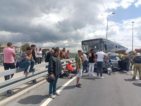 Yenikapı'da İETT otobüsü çok sayıda araca çarptı-1
