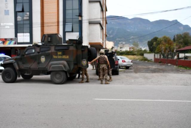 Yer: Hatay! Barışmak için çağırdığı yengesini öldürüp 2 akrabasını rehin aldı