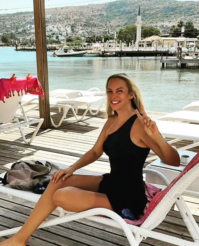 'Yıkılıyo' şarkısıyla ünlenen Ayça son haliyle şoke etti! Gören bir daha baktı: Şimdi 50 yaşında...
