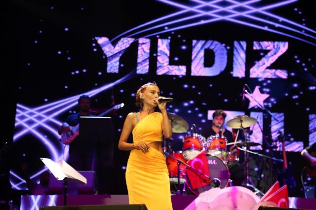 Yıldız Tilbe'nin konser verdiği Kocaeli'de hayat durdu