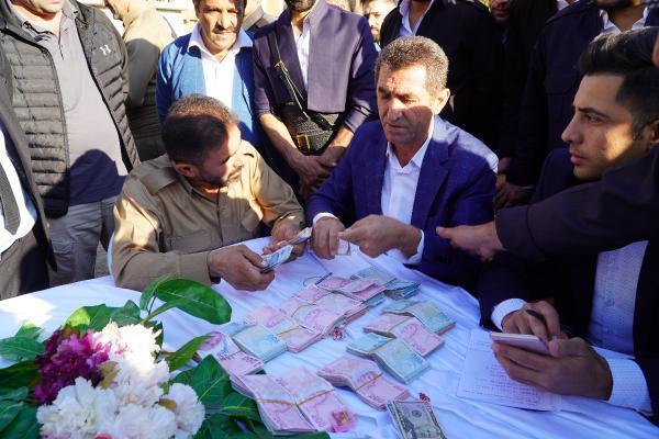 ŞIRNAK'TA 5 BİN KİŞİLİK AŞİRET DÜĞÜNÜ; 500 BİN TL VE 300 BİN TL'LİK ALTIN TAKILDI