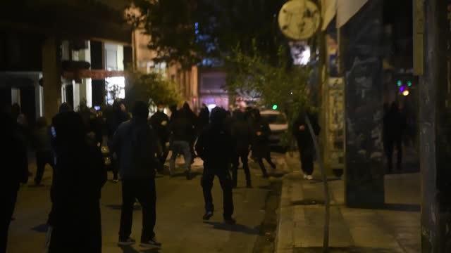 Yunanistan'da polis kurşunuyla ağır yaralanan 16 yaşındaki genç için protesto