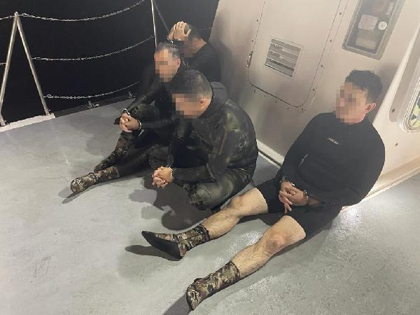 Yüzerek Yunanistan'a kaçmaya çalışan 4 FETÖ'cü eski asker yakayı ele verdi