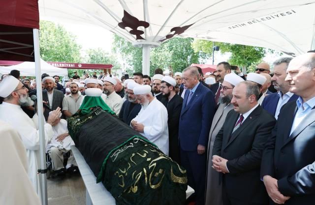 Erdoğan'ın 2 yıl önceki ziyaretiyle gündem olmuştu! İsmailağa Cemaati'nin yeni lideri Hasan Kılıç kimdir?