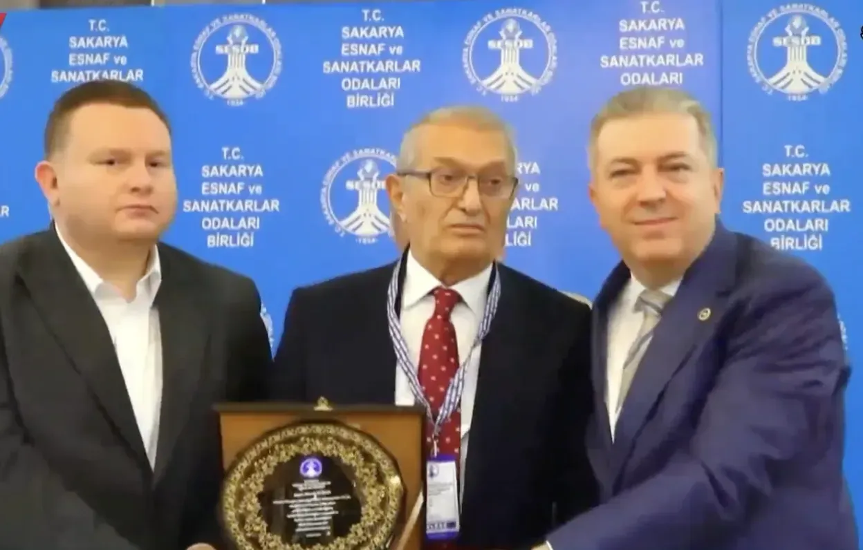 SESOB’ta 35 Yıllık Döneme Veda: Hasan Alişan’a Anlamlı Plaket