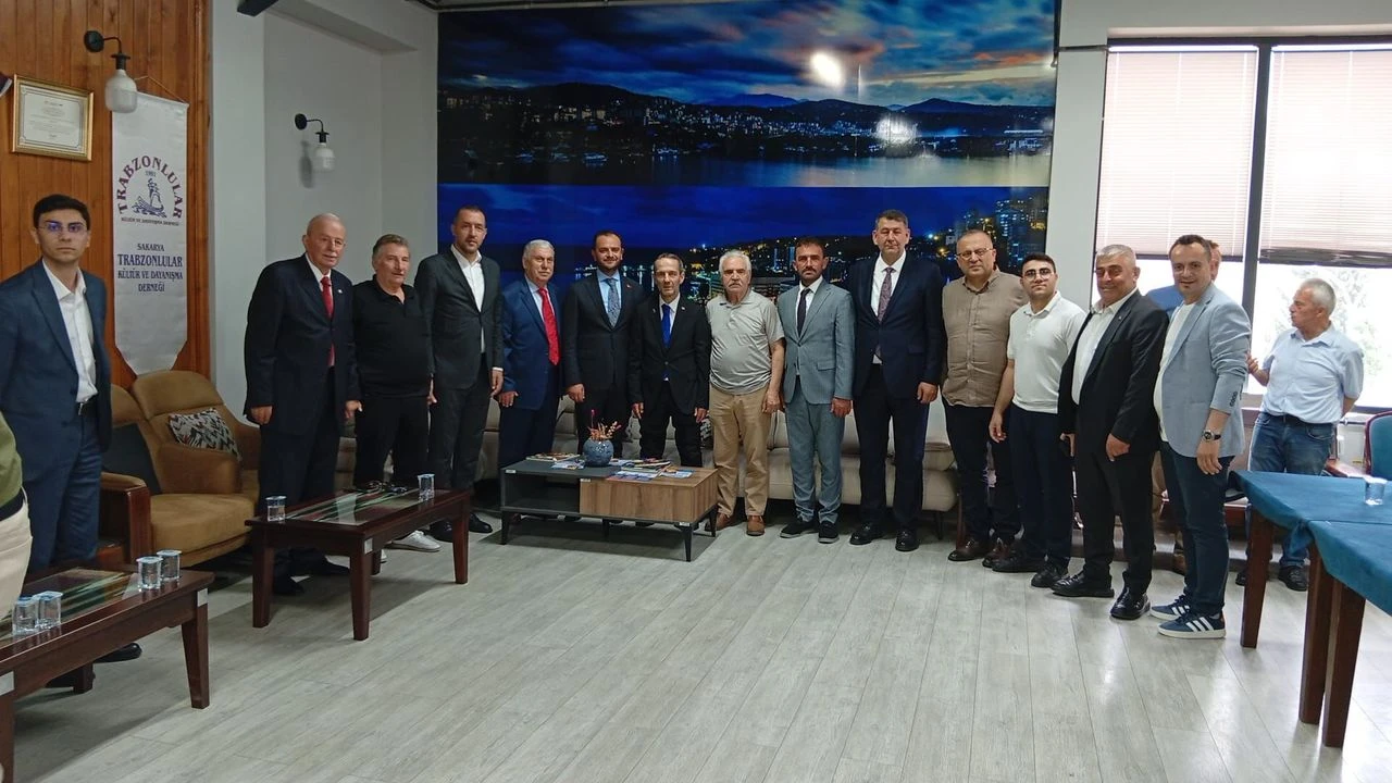 Trabzonlular Derneği’nde Bayramlaşma Programı Yoğun Katılımla Gerçekleşti