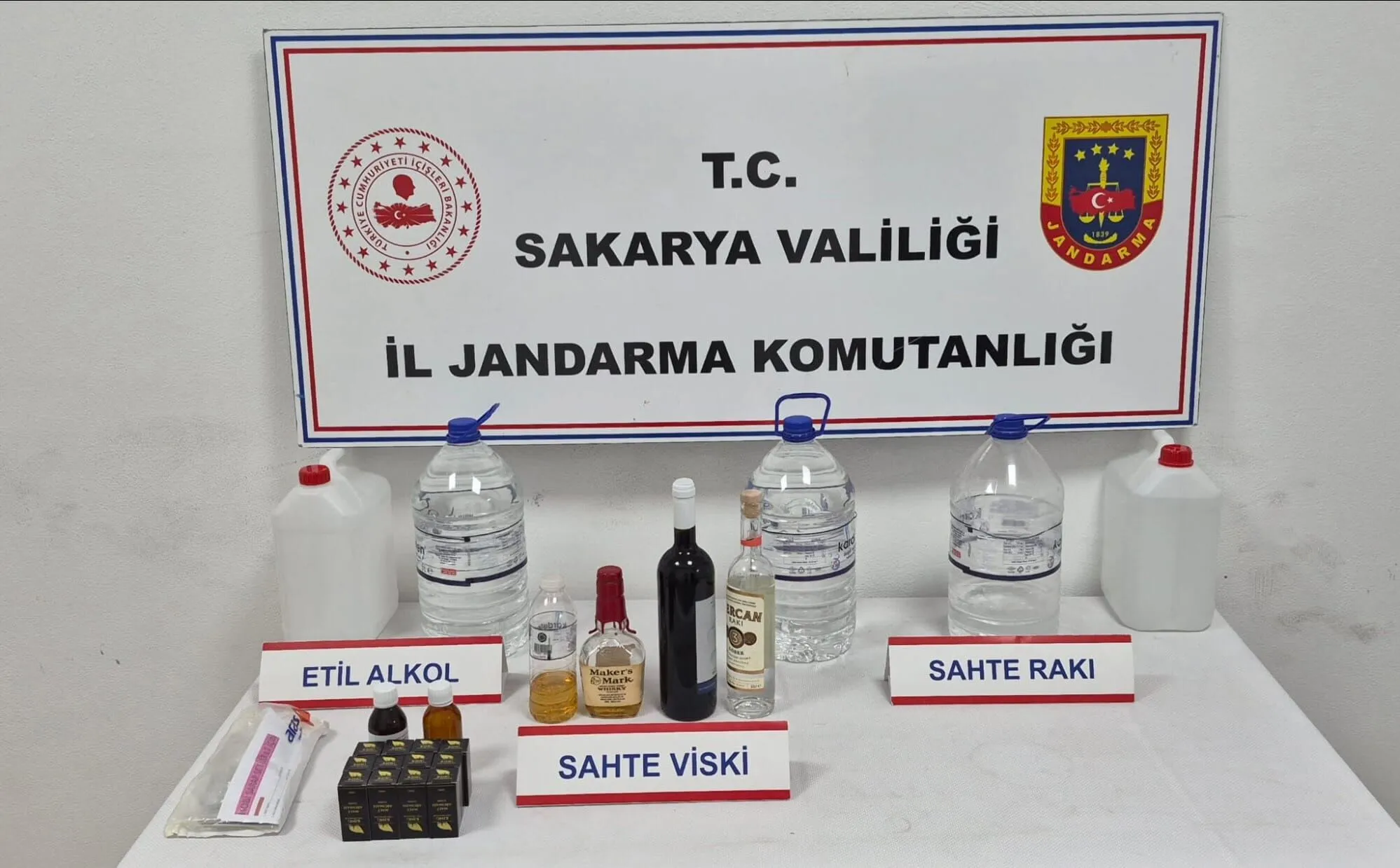 Sakarya’da Kaçak Tütün ve Sahte İçki Operasyonu: Binlerce Ürün Ele Geçirildi