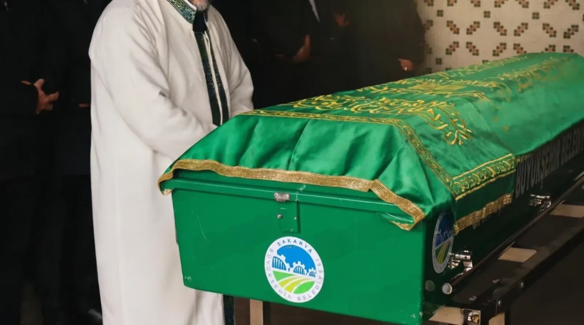 Karın ağrısıyla hastaneye gitti, 1 haftalık yaşam mücadelesini kaybetti