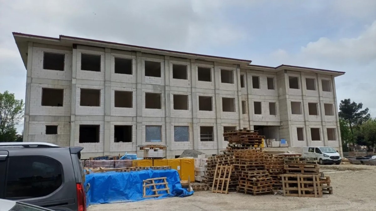 Yıkımın Ardından Yeni Başlangıç: 26 Yıllık Okul Modern Binasına Kavuşuyor