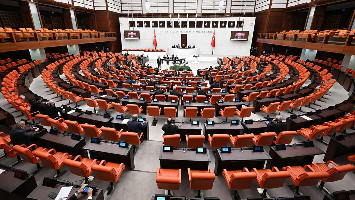 TBMM’de Torba Teklif Mesaisi: Taksi ve Dolmuş Plaka Devrine KDV İstisnası Geliyor
