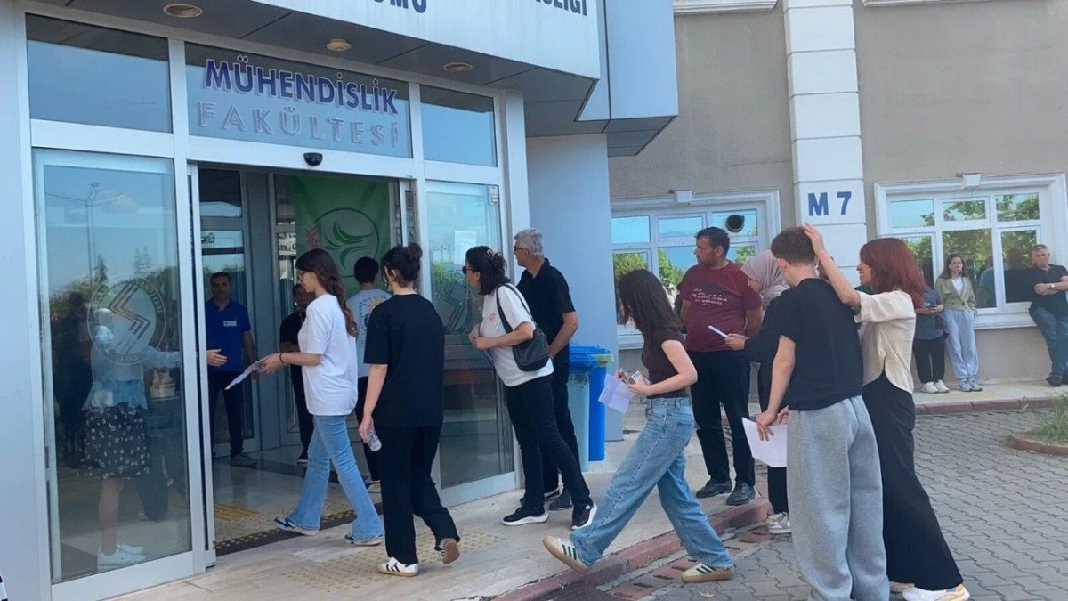 YKS’de Nefes Kesen Anlar: Kimliğini Unutan Öğrenci Son Anda Yetişti