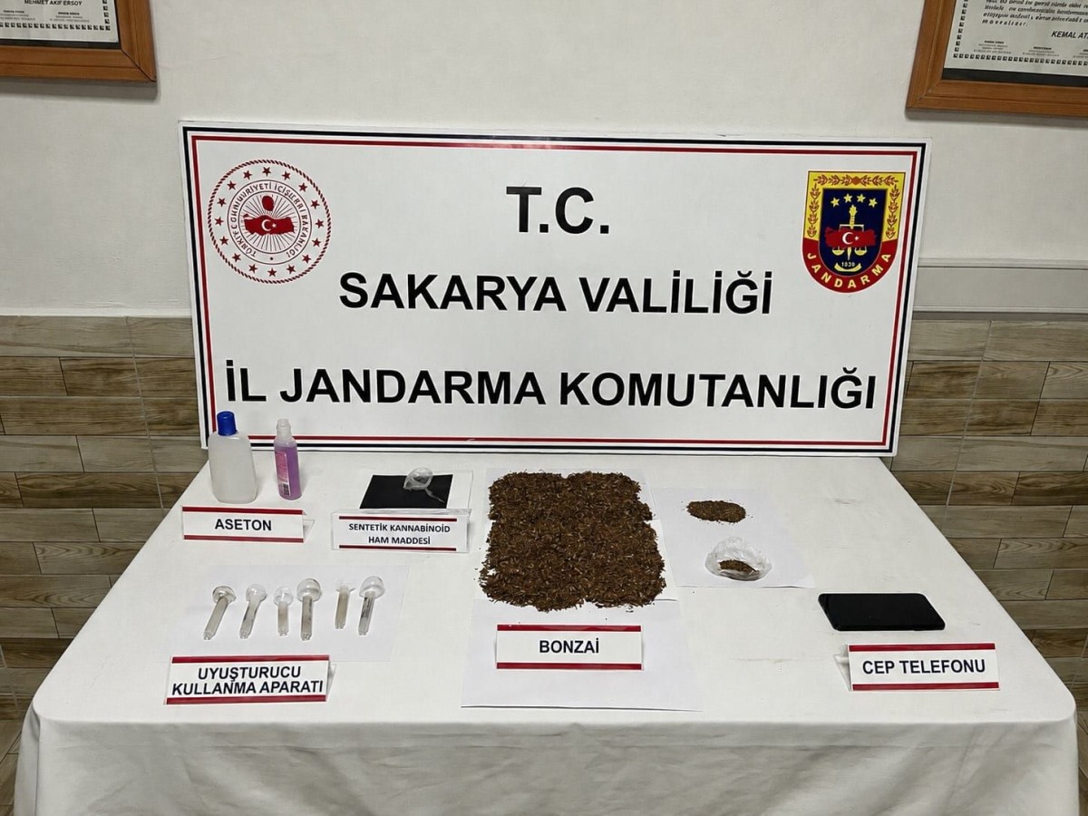 Sakarya'nın 3 ilçesinde uyuşturucu operasyonu: 3 kişi tutuklandı