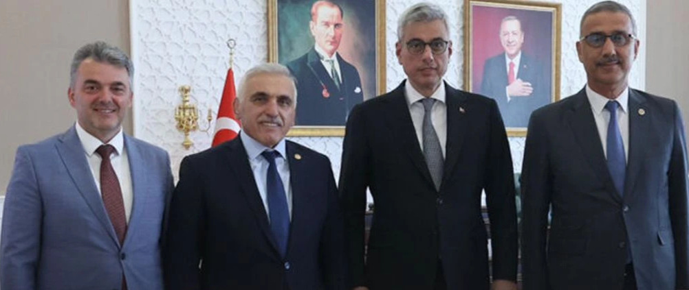 Sakarya heyetinden Sağlık Bakanı Memişoğlu’na ziyaret