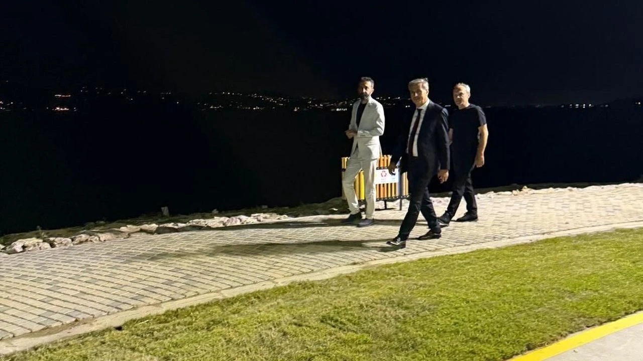 Başkan Alemdar, Sapanca Park'taki çalışmaları gece inceledi