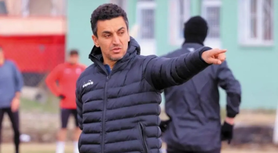 Sakaryaspor'da teknik direktörlük görevine Ümit Bozkurt geliyor