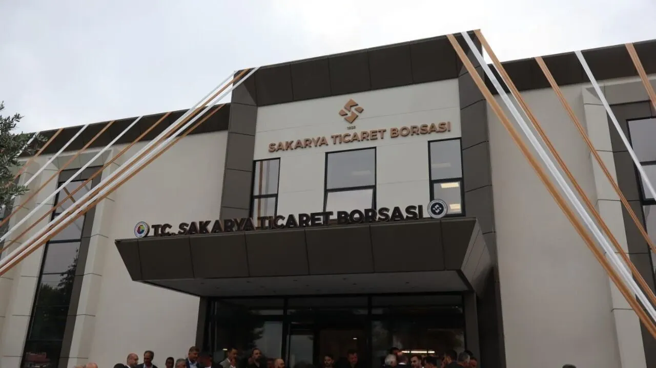 Sakarya Ticaret Borsası'nın yeni hizmet binası törenle açıldı