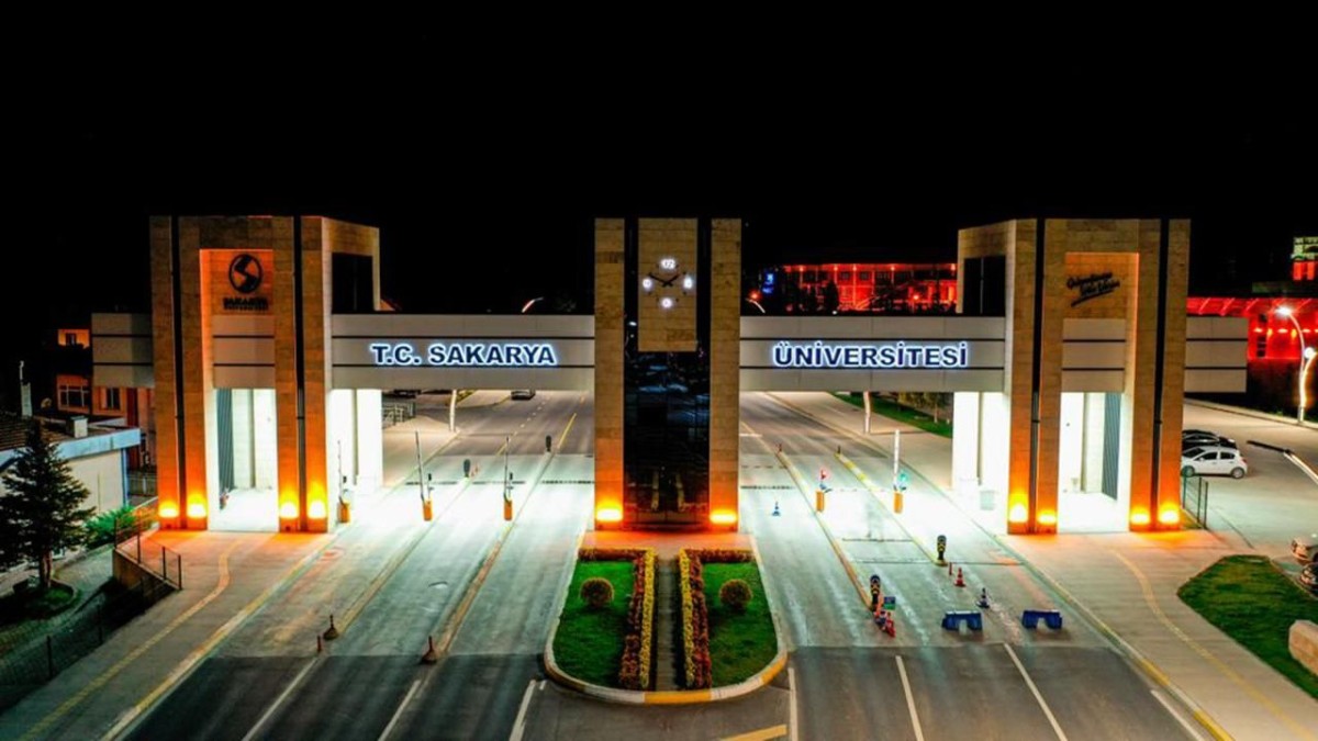 Bu akşam başlıyor! Sakarya Üniversitesi'nden ailelere ücretsiz yaz etkinlikleri