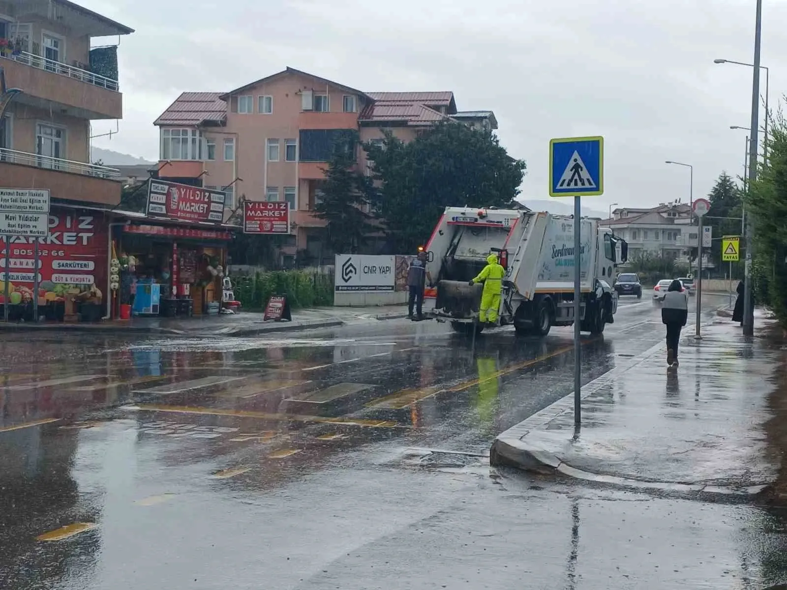 Sakarya'da sağanak günlük yaşamı olumsuz etkiledi