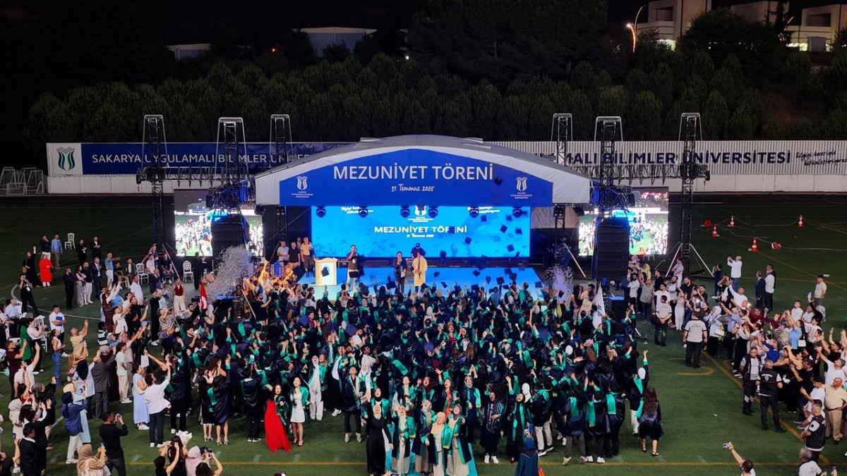 SUBÜ'de mezuniyet heyecanı: Hazırlıklar tamamlandı