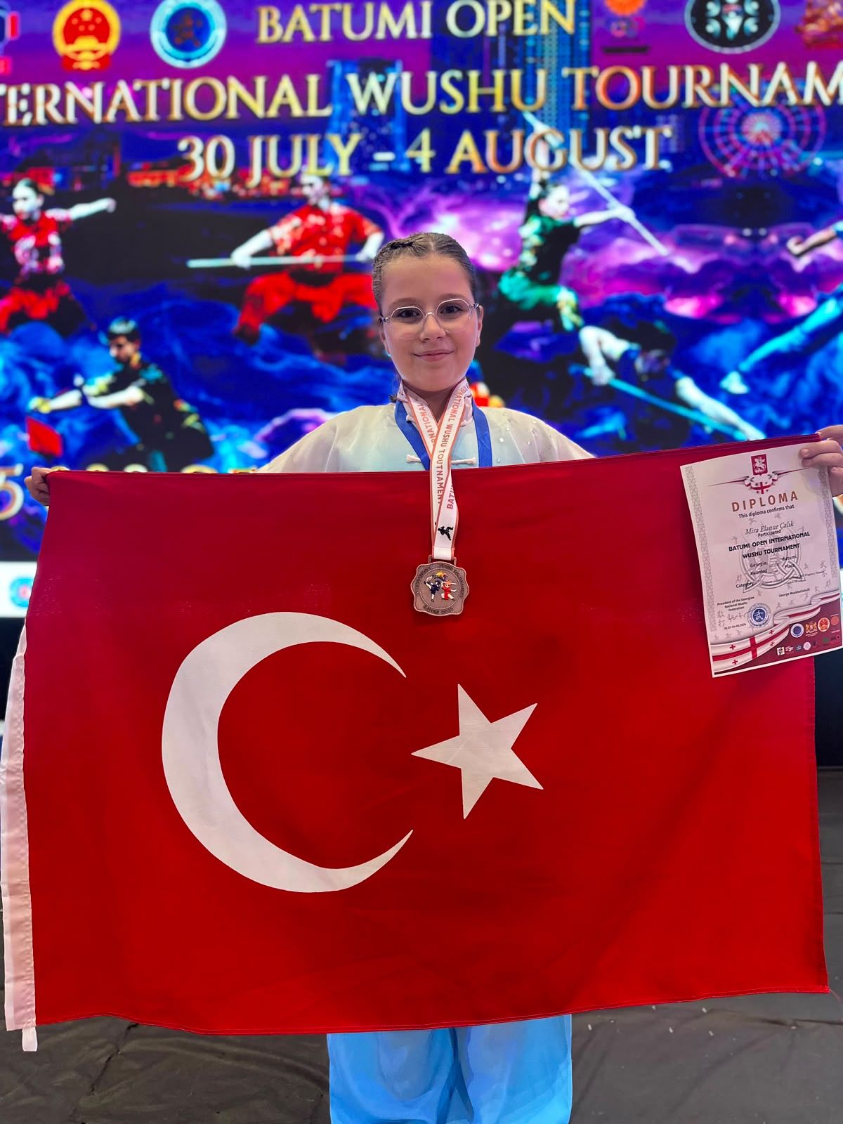 Sakaryalı sporcular Batum'dan 6 madalyayla döndü